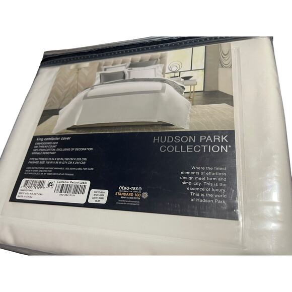 Hudson Park Collection for Bloomingdales. King Sateen Comforter Cover. MSRP $385 - Picture 2 of 2